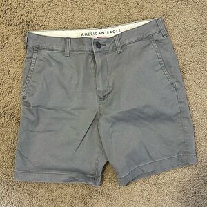 American Eagle Men’s Gray Khaki Shorts